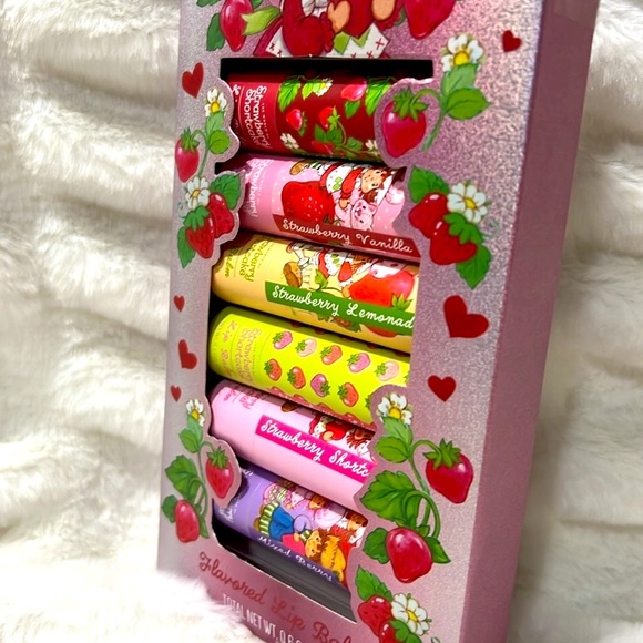 Strawberry Shortcake 6 Piece Lip Balm Collection Set - Picture 3 of 3